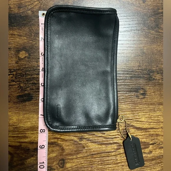 Vintage Coach 1990’s cosmetic case - Picture 3 of 6